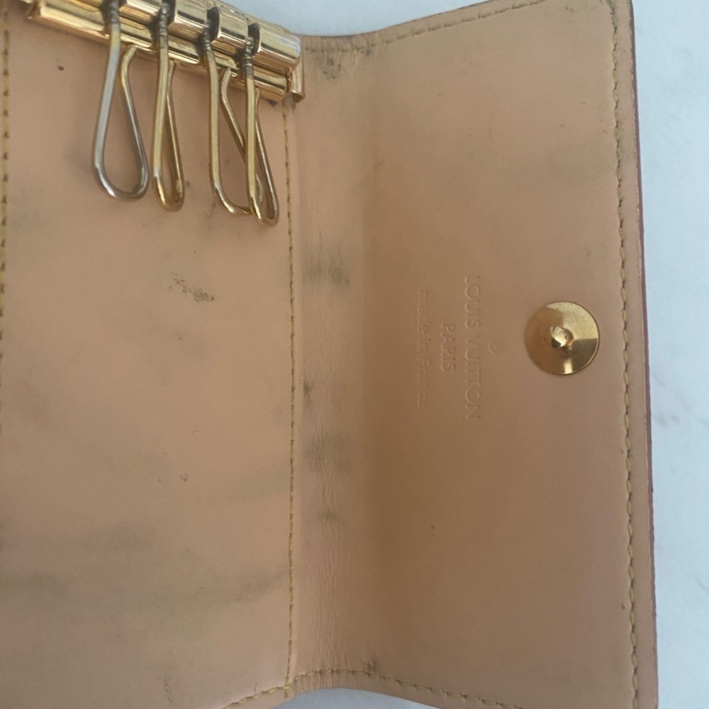 Louis Vuitton Key Holder - Picture 3 of 13